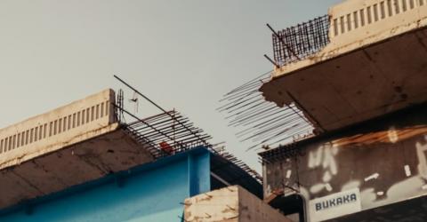 Bridge under construction, meeting in the middle from either end